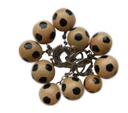 Брелок з дерева М'яч