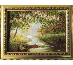 Картина з бурштину Весняний ліс з потічком