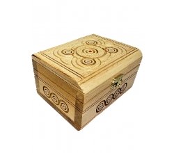 Шкатулка прямокутна різьблена з замком №2