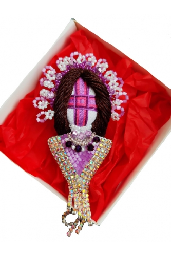  Шпилька лялька-мотанка рожевого кольру з камінцями